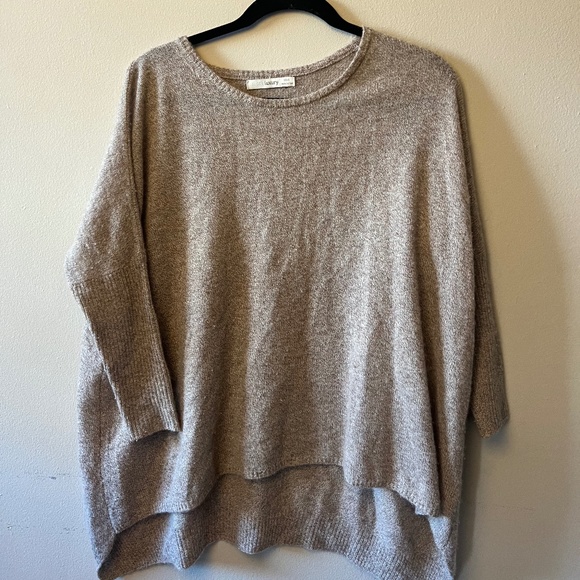 Subtle Luxury Sweater / Oatmeal - Picture 1 of 1
